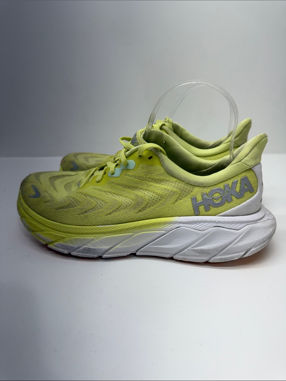 Hoka One One Womens Arahi 6 1123195 CGWHT Yellow Running Shoes Sneakers 9.5 B